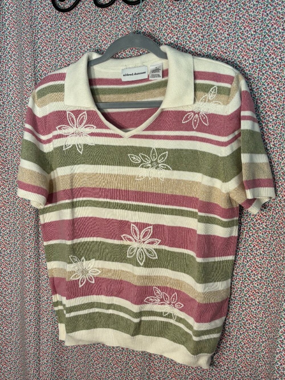 Alfred Dunner embellished sweater with v-neck, collar, short sleeves Sz S